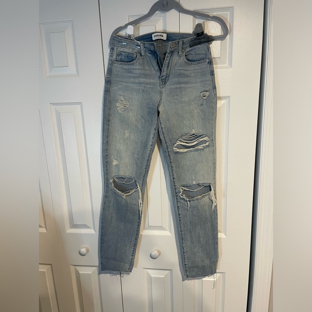 Tilly’s rsq light wash jeans size 25 waist some stretch 28” inseam